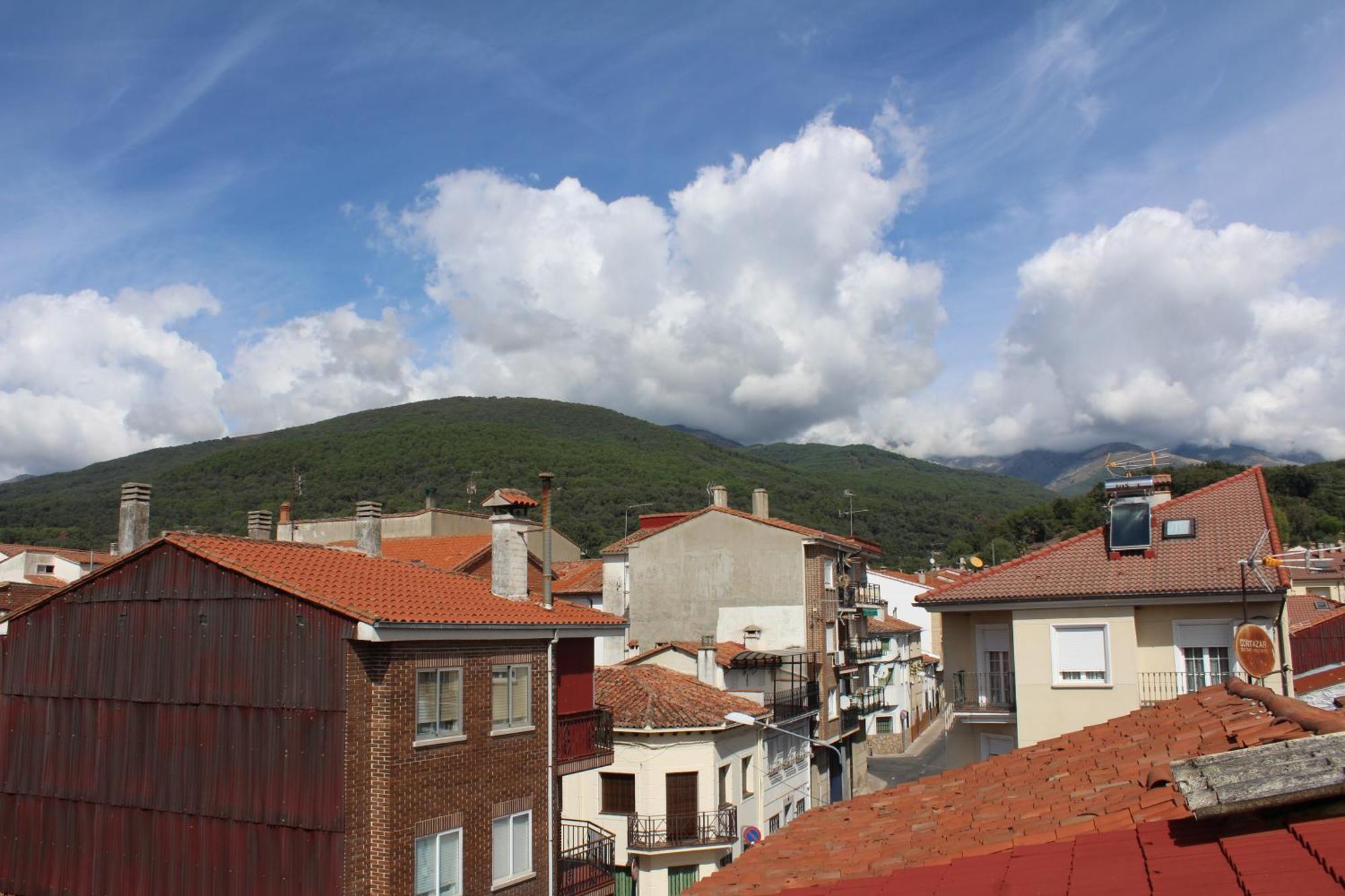 Atico Aires De Gredos Daire Candeleda Dış mekan fotoğraf